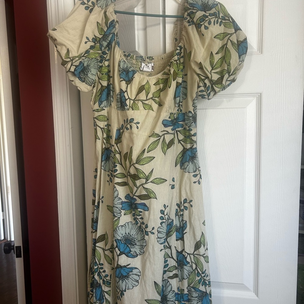 Elegant Floral Midi Dress with Puff Sleeves